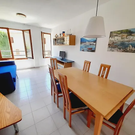 Good Location, 5 Min, Parking, Air Conditioning Apartment *