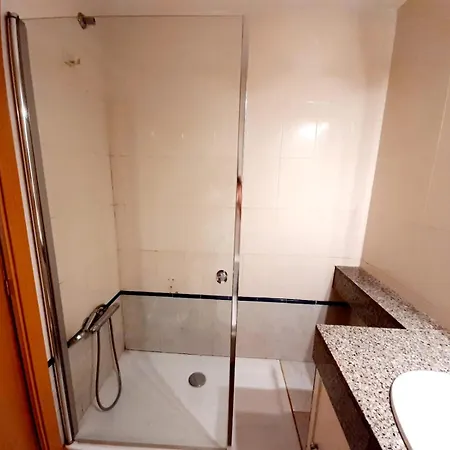 Good Location, 5 Min, Parking, Air Conditioning Apartment